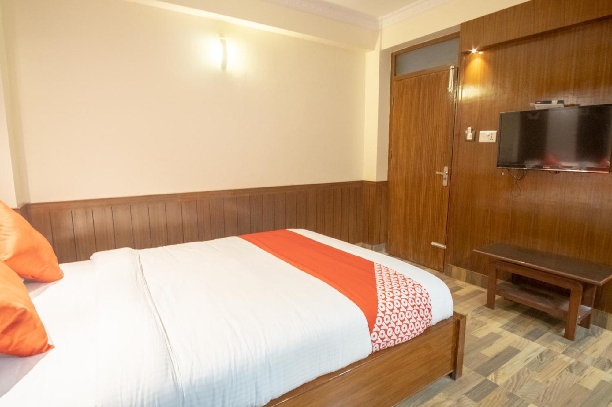 Oyo 304 Hotel Manama Balaju Eksteriør billede