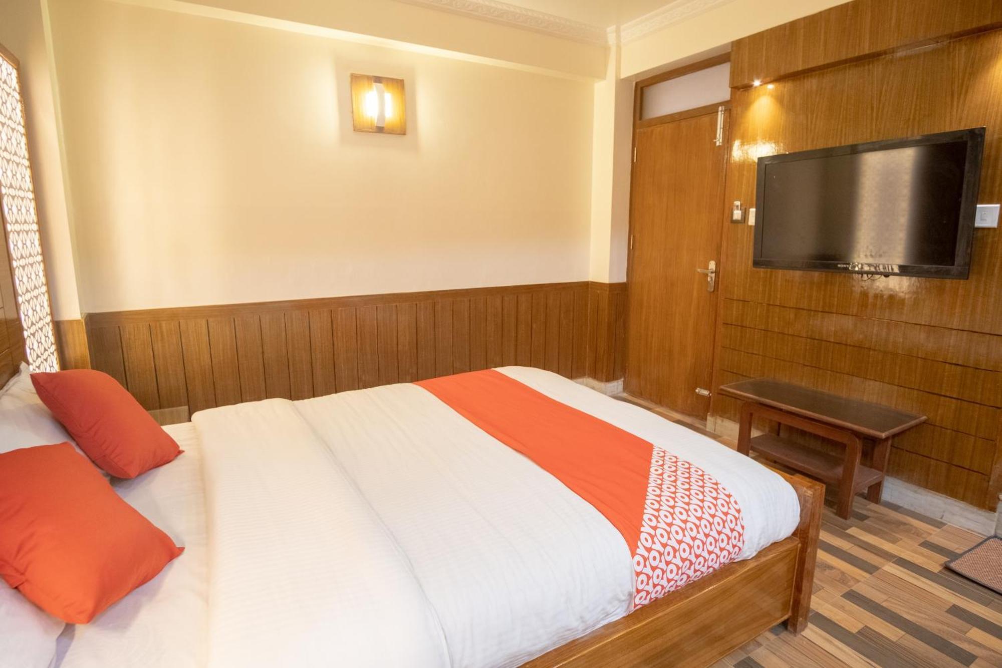 Oyo 304 Hotel Manama Balaju Eksteriør billede