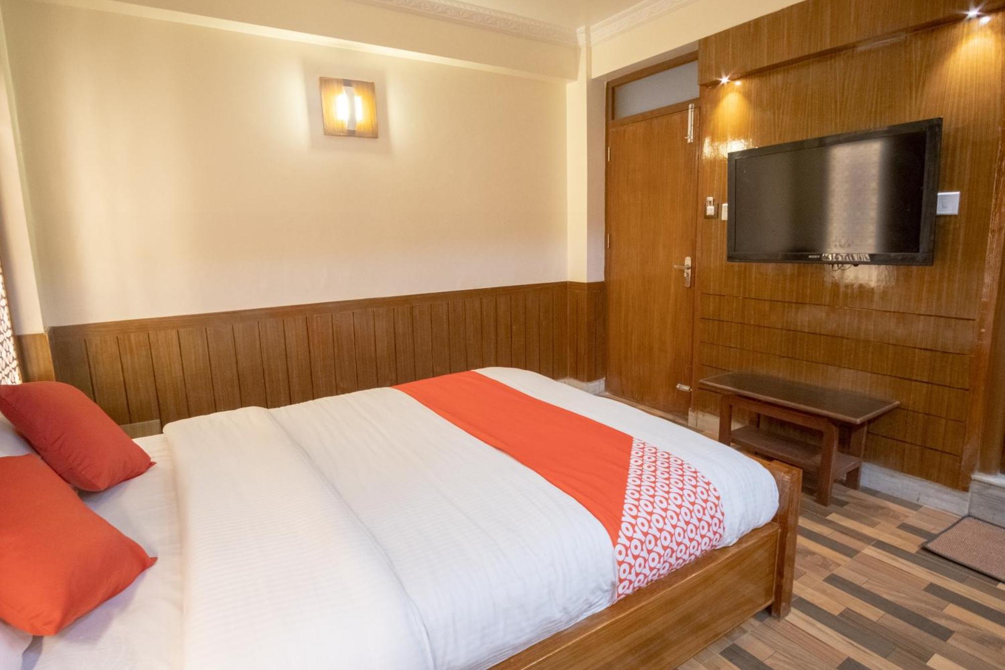 Oyo 304 Hotel Manama Balaju Eksteriør billede
