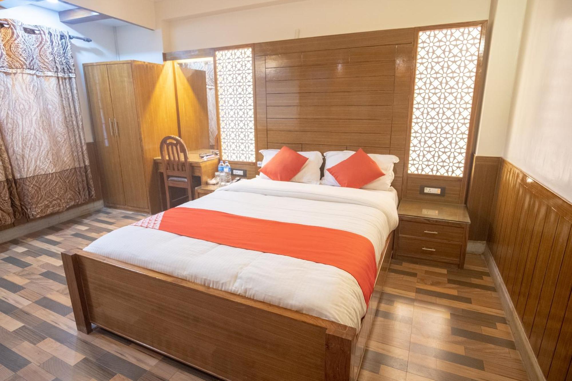 Oyo 304 Hotel Manama Balaju Eksteriør billede
