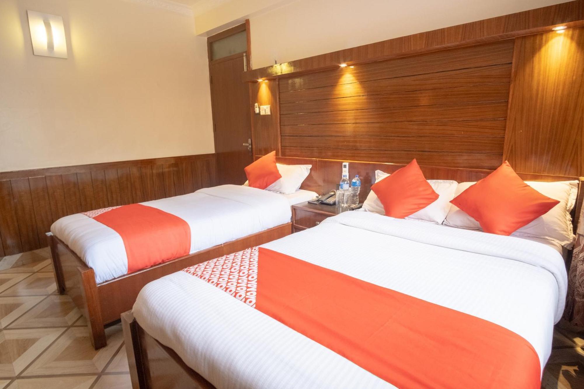 Oyo 304 Hotel Manama Balaju Eksteriør billede