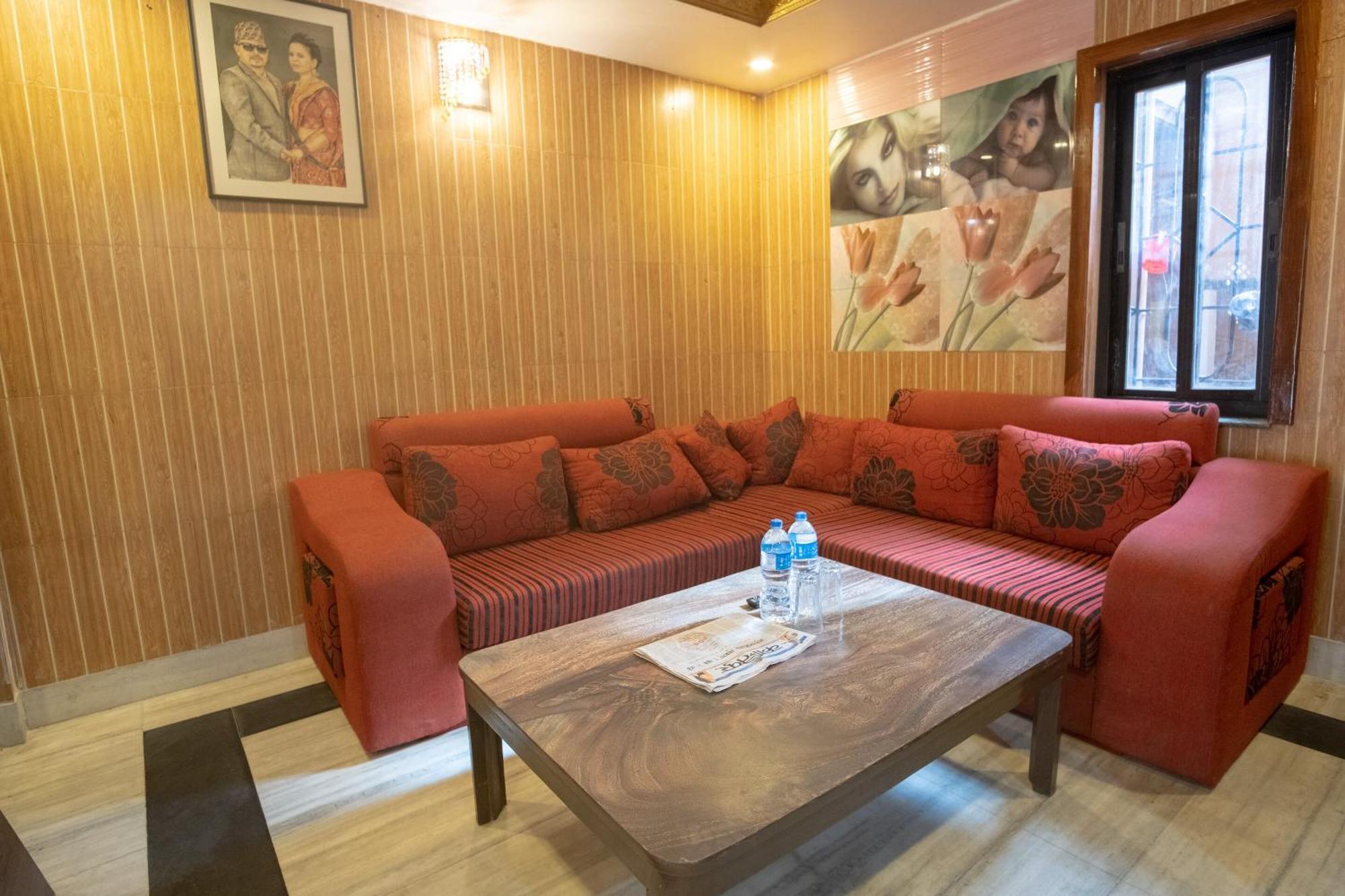 Oyo 304 Hotel Manama Balaju Eksteriør billede