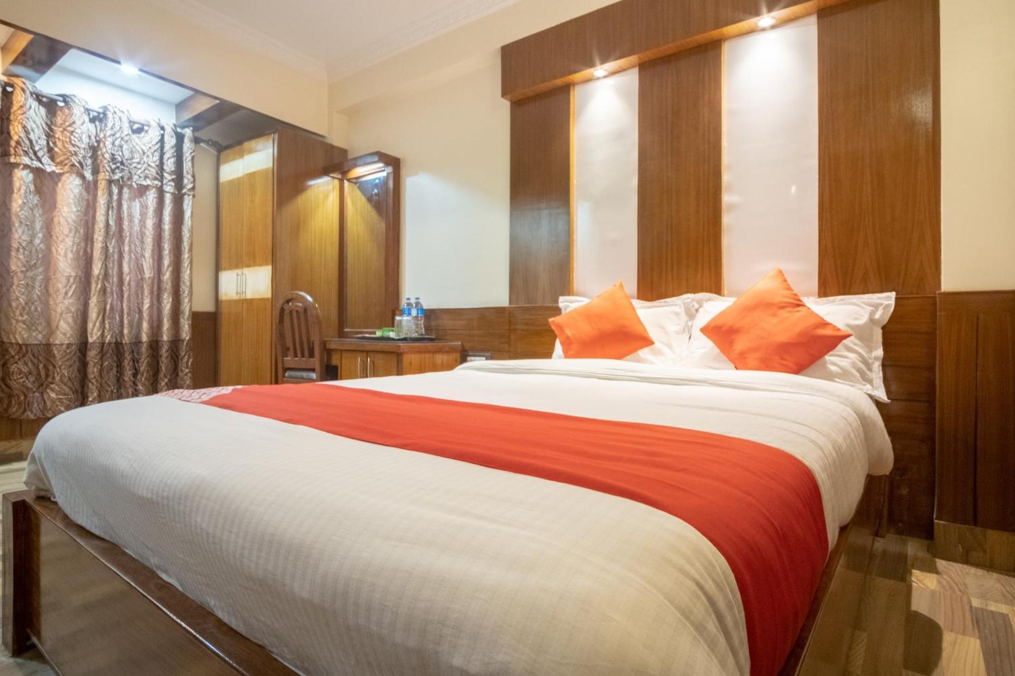 Oyo 304 Hotel Manama Balaju Eksteriør billede