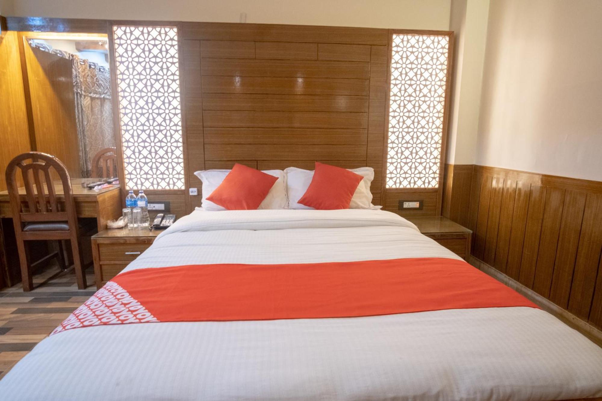 Oyo 304 Hotel Manama Balaju Eksteriør billede