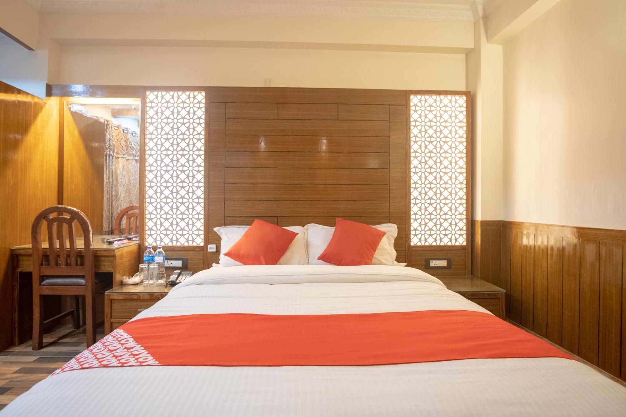 Oyo 304 Hotel Manama Balaju Eksteriør billede